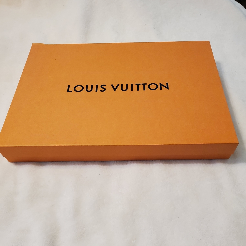 Authentic Louis Vuitton Gift Box Magnetic Closure with Tissue EMPTY 16x11.5x2